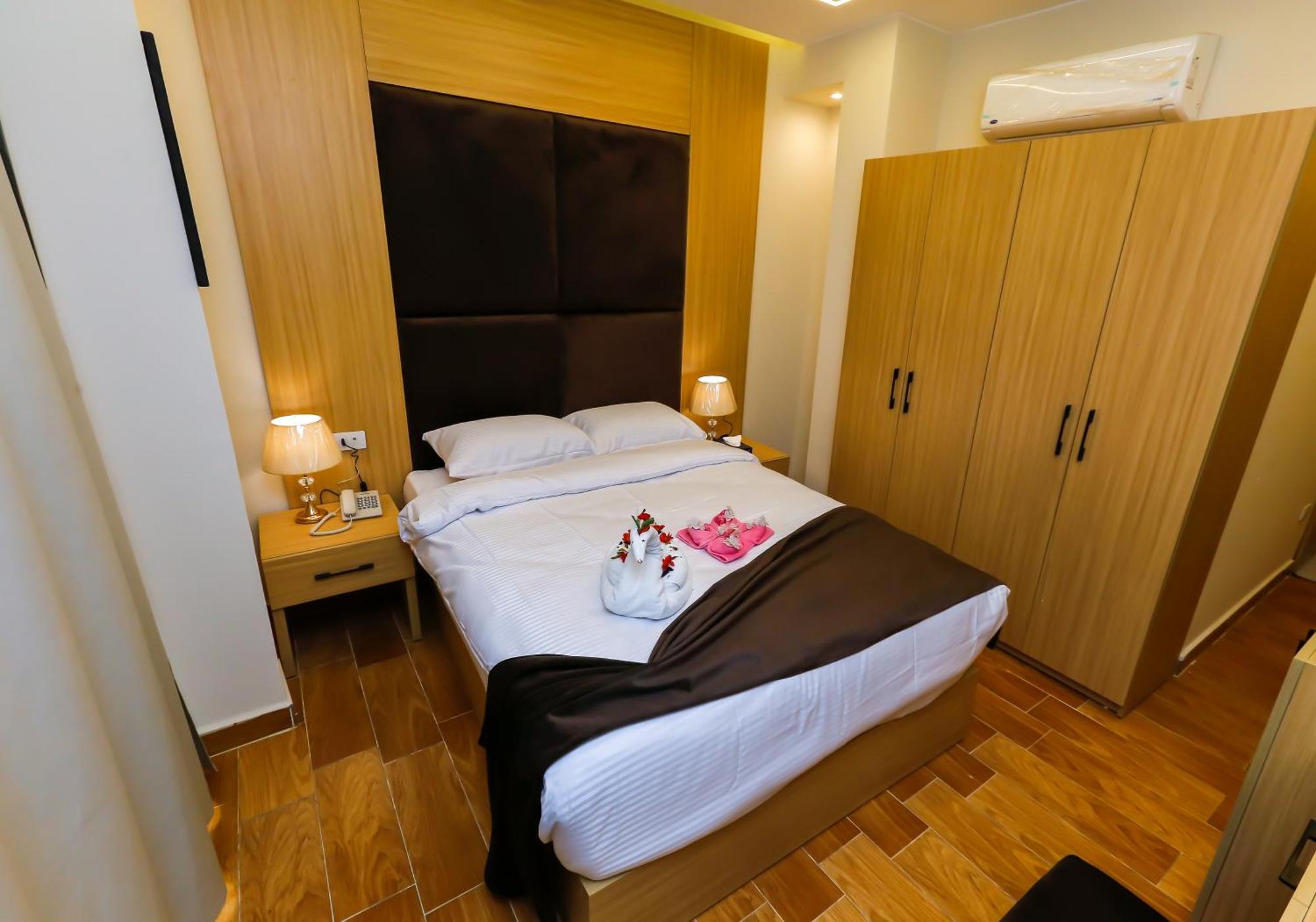 Rizk Pyramids View Hotel
